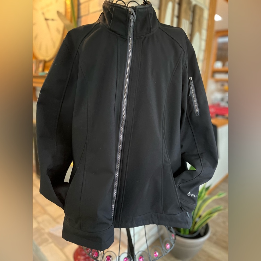 Free Country Women’s Black Flex Jacket Water Resistant worn but loved no hood